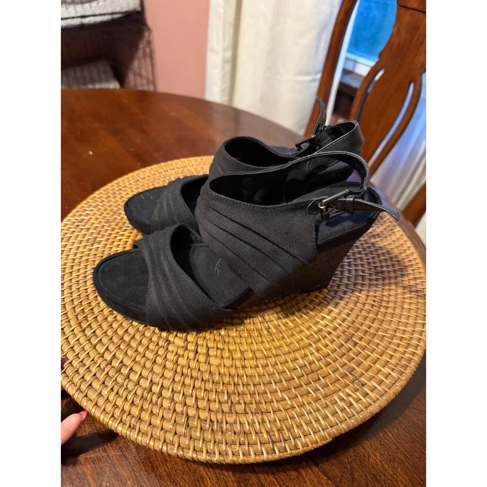 AEROSOLES great may